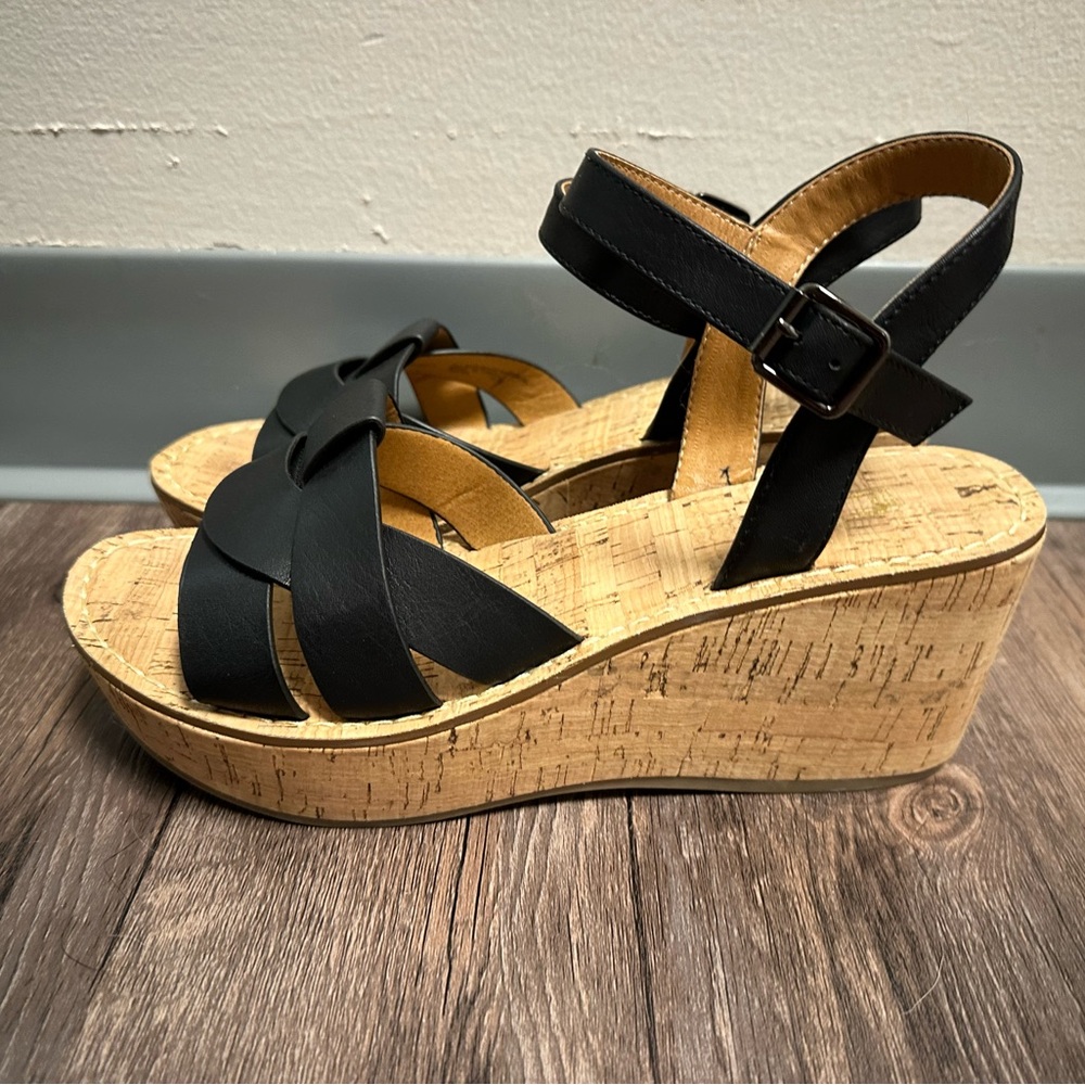 Never Worn White Mountain Wedges